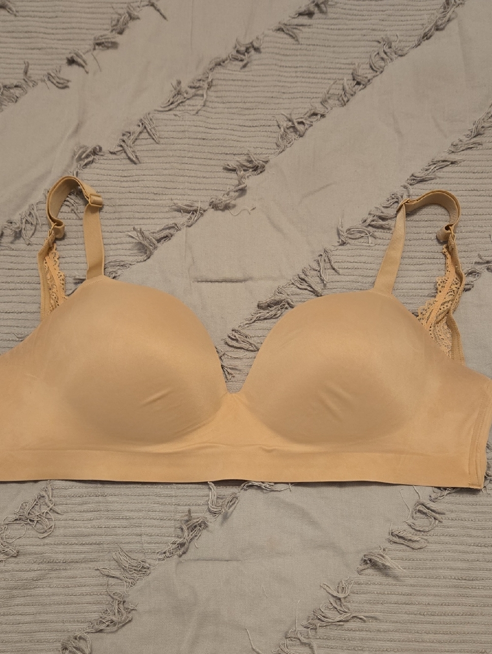 Soma Beige Seamless Enbbliss Luxe Wireless J Hook Bra with Lace Straps